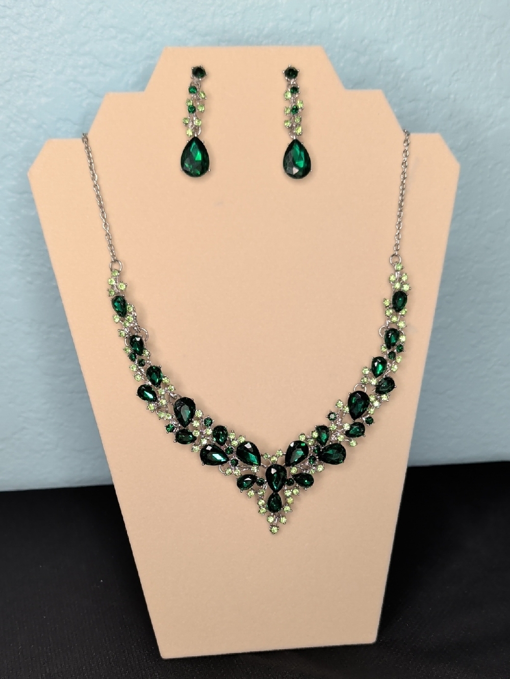 Emerald Teardrop Crystal Necklace and Earrings Set